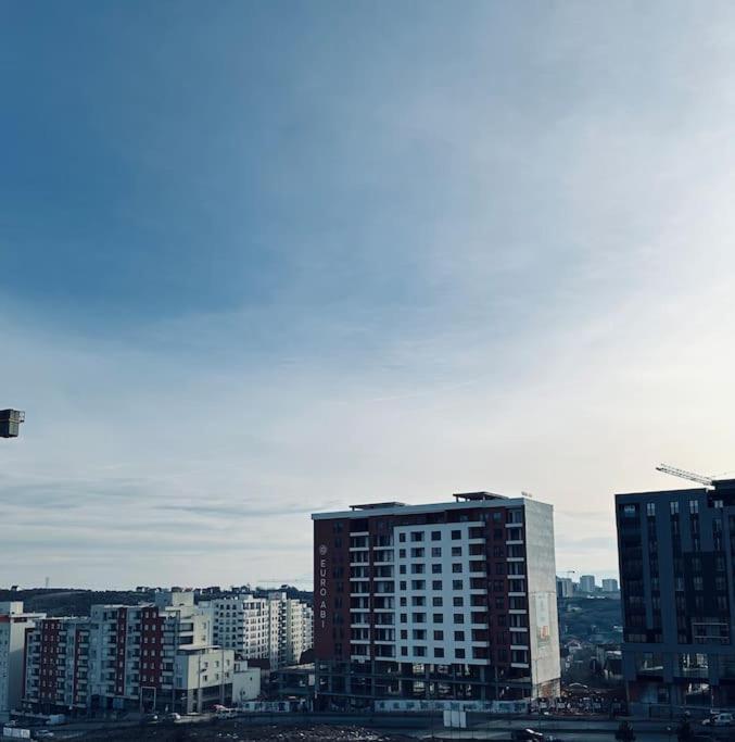 Priam Apartment Prishtine Bagian luar foto