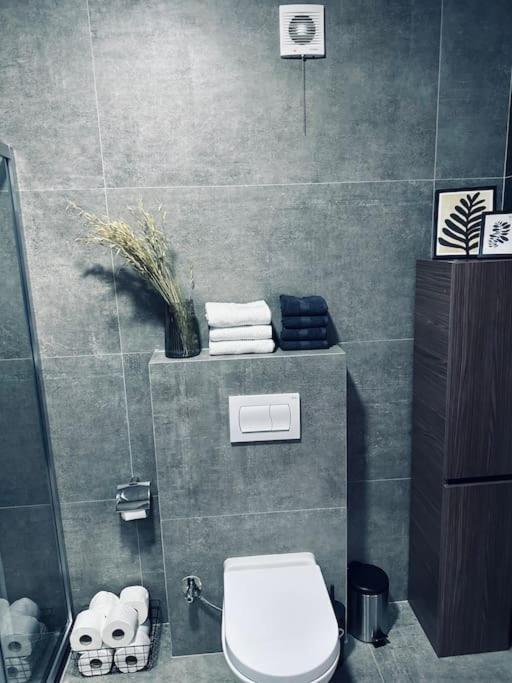 Priam Apartment Prishtine Bagian luar foto