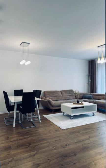 Priam Apartment Prishtine Bagian luar foto