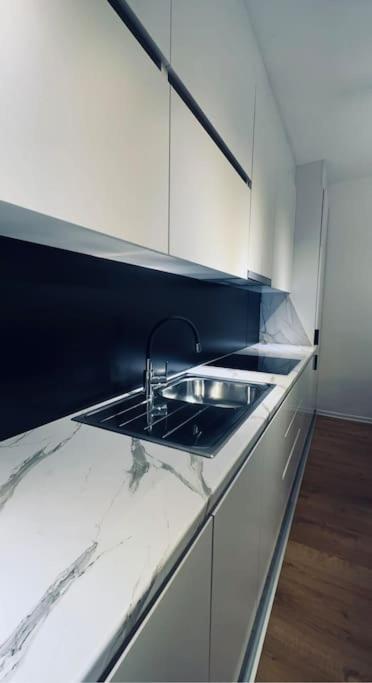Priam Apartment Prishtine Bagian luar foto