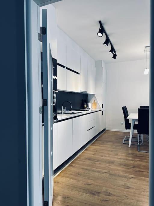 Priam Apartment Prishtine Bagian luar foto