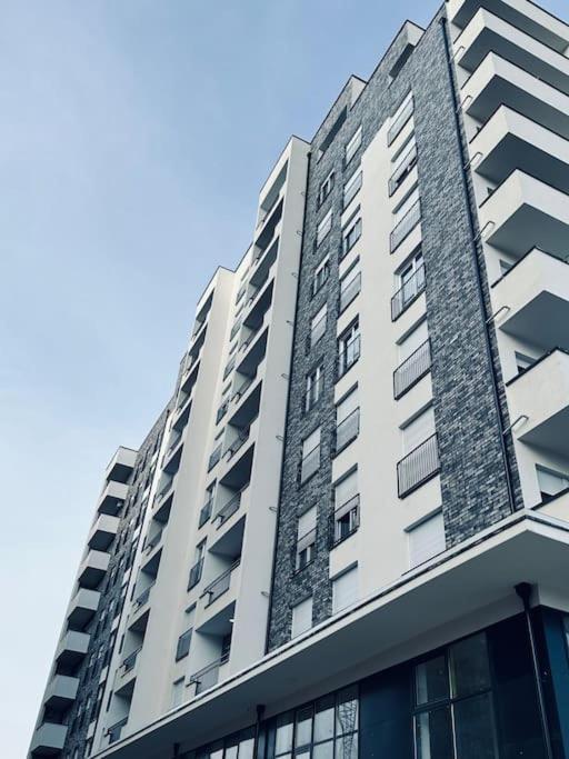 Priam Apartment Prishtine Bagian luar foto