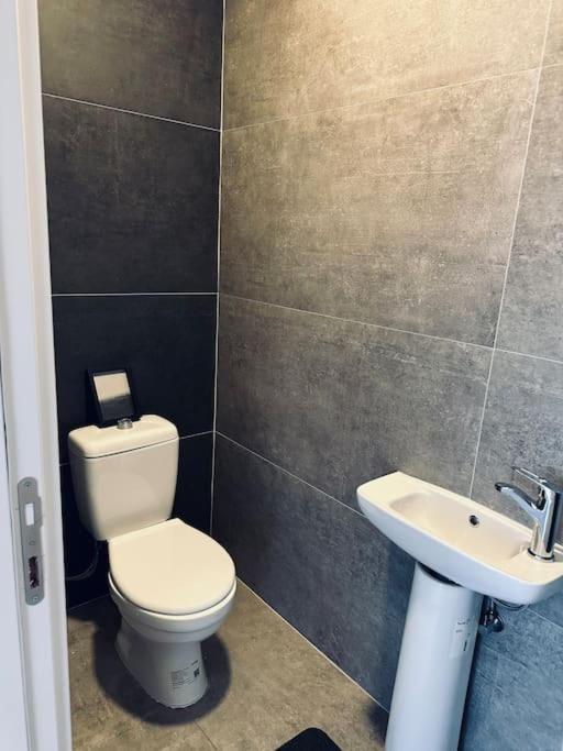 Priam Apartment Prishtine Bagian luar foto