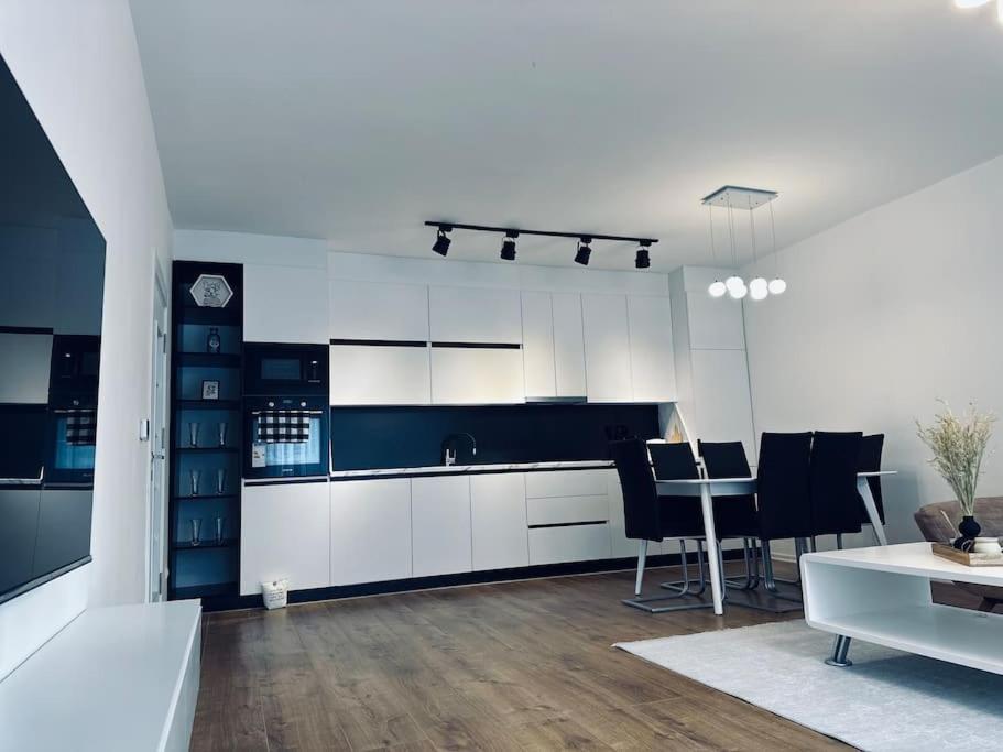 Priam Apartment Prishtine Bagian luar foto